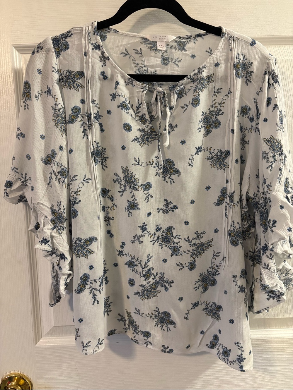 LC Lauren Conrad White Blouse with Blue Floral Print